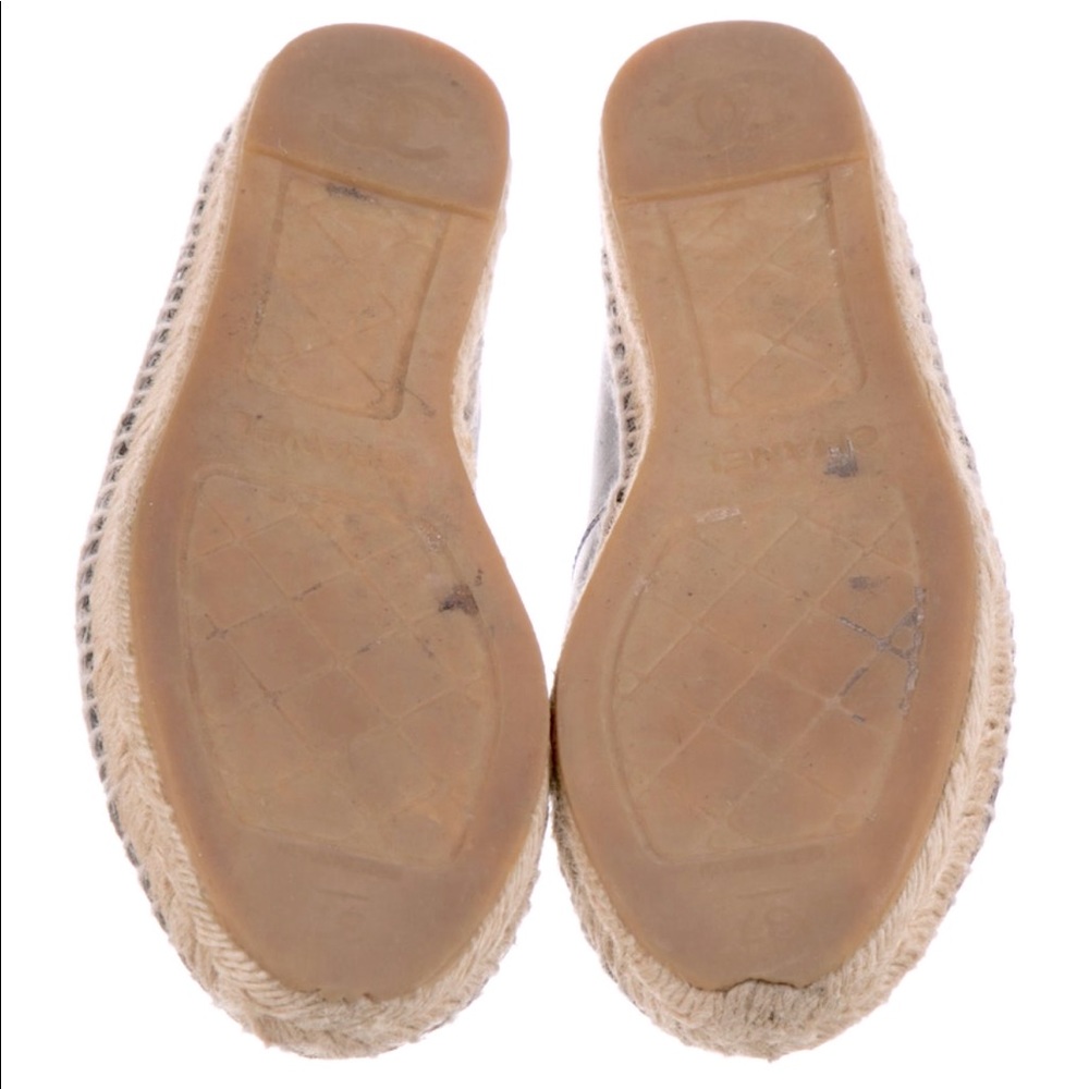 Chanel Cap-Toe Interlocking Cc Logo Lambskin Leat… - image 5